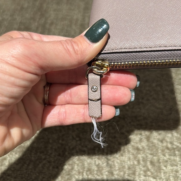 Kate Spade saffiano leather taupe/dusty purple zip-around wallet - Picture 3 of 4
